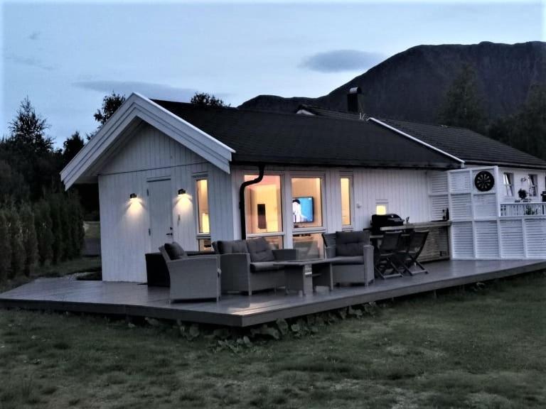 Feriehus Ved Sjoen Tomra Esterno foto