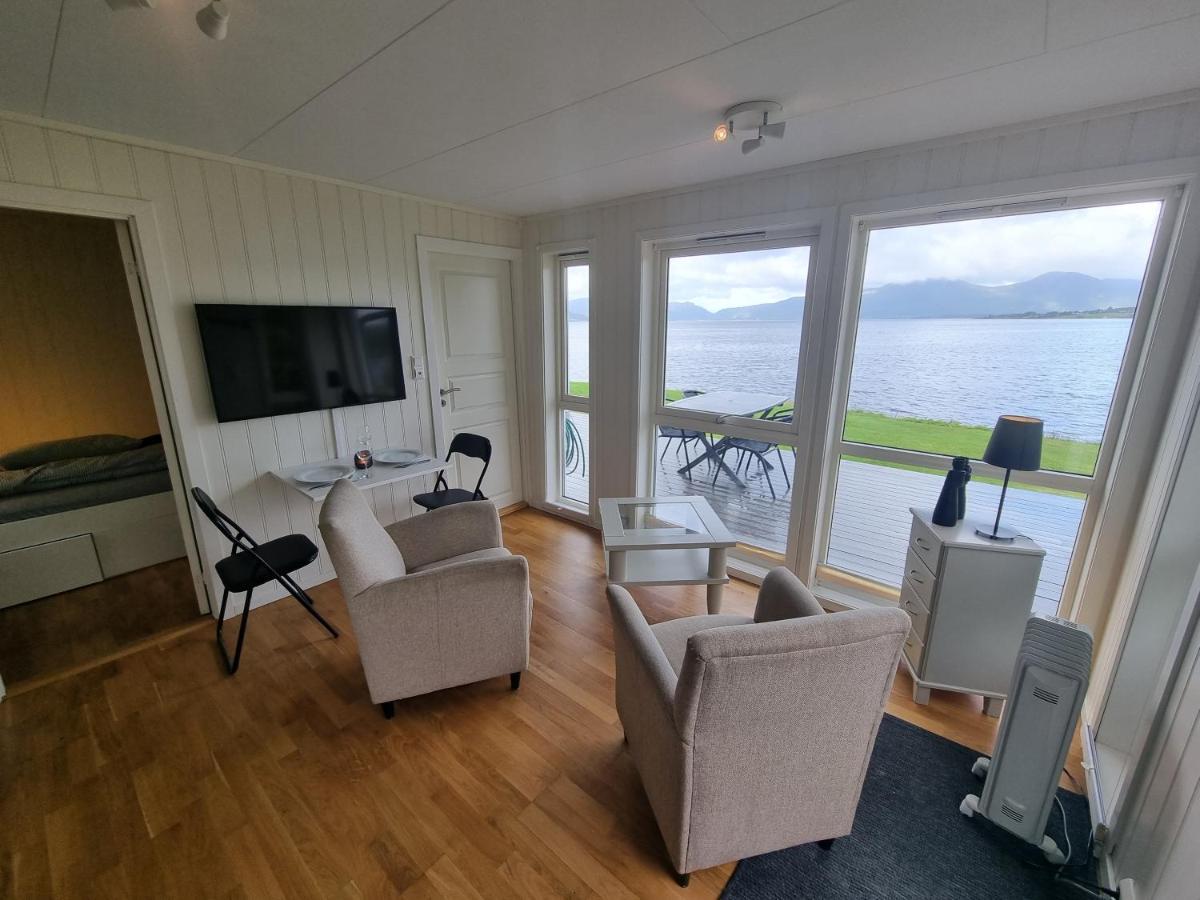 Feriehus Ved Sjoen Tomra Esterno foto