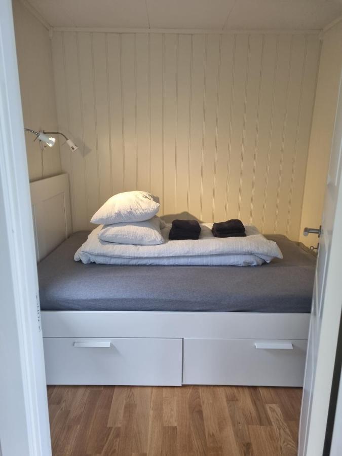 Feriehus Ved Sjoen Tomra Esterno foto