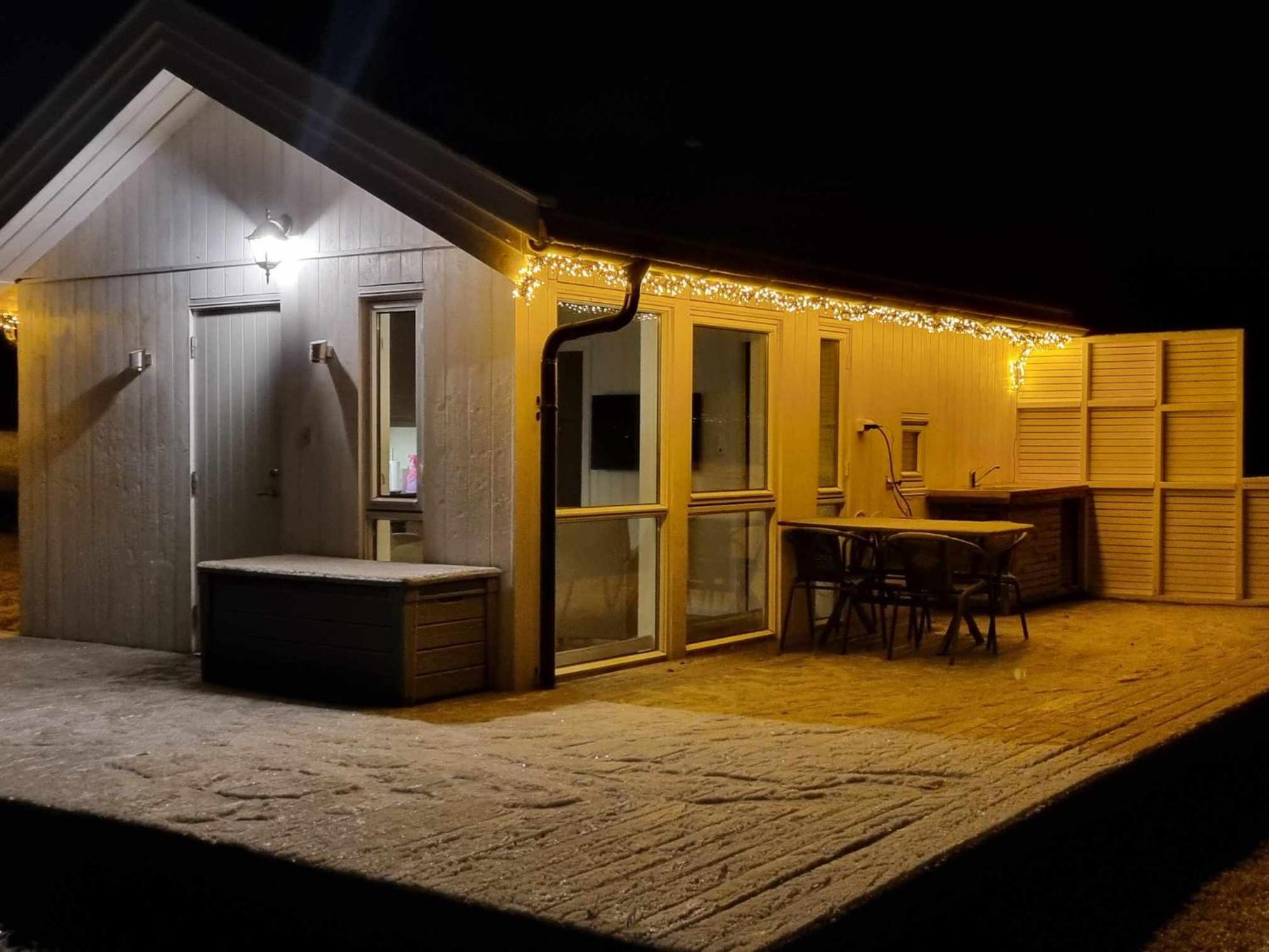 Feriehus Ved Sjoen Tomra Esterno foto
